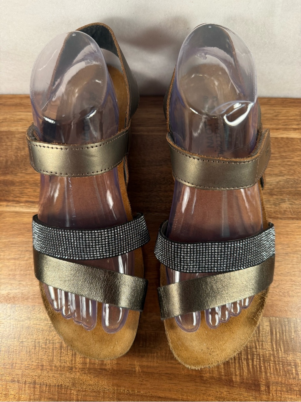 Naot Krista Sandals Metallic Leather Straps with Rhinestones Size 40 (9.5-10)